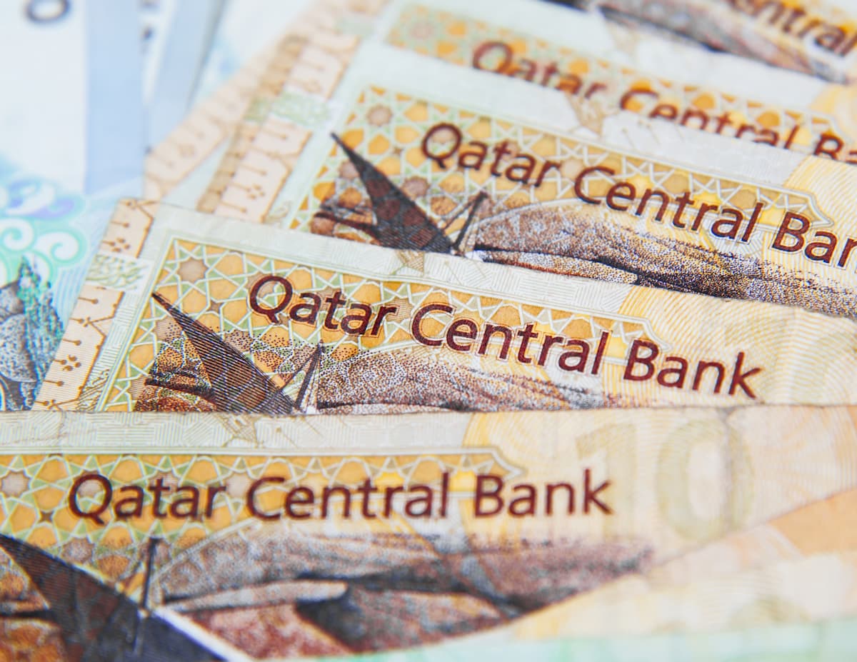 Cuál es la moneda de Qatar tipo de cambio respecto al dólar y al euro