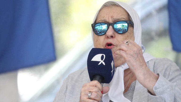 hebe de bonafini crepon negro