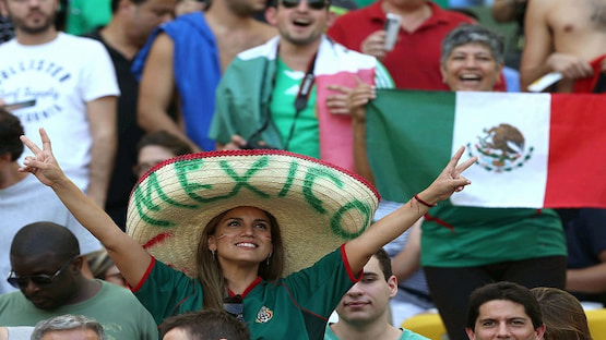 La FIFA le abrió un expediente disciplinario a México 2 hinchas mexico fifa expediente