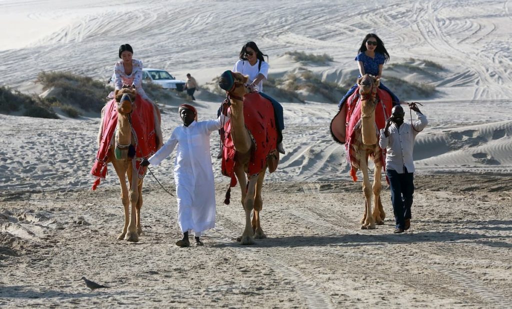 Cómo influye el Mundial en la sociedad de Qatar: el dinero no es todo 6 Cómo debe vestirse una turista mujer en Qatar